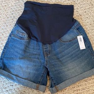 NWT Old Navy Maternity Shorts, Size 4